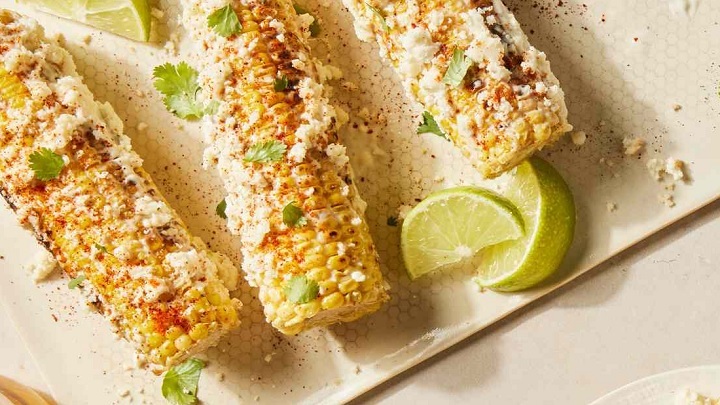 نکات و فوت و فنهای تهیه بلال آب پز در شیر نکات و فوت و فنهای تهیه بلال آب پز در شیر