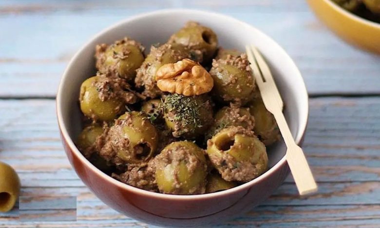 طرز تهیه زیتون پرورده با رب آلو؛ طعمی جذاب و متفاوت