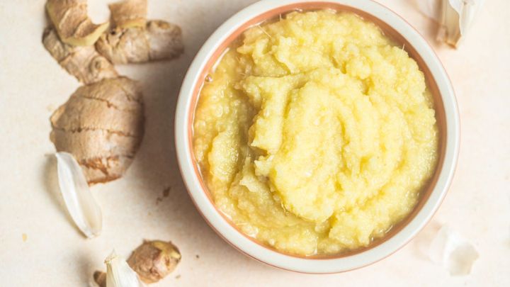 مراحل تهیه پوره سیر خانگی مراحل تهیه پوره سیر خانگی