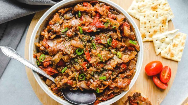 مراحل تهیه دیپ بادمجان کبابی و سیر