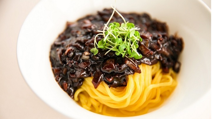 با این دستور تهیه، یک غذای خوشمزه کره‌ای درست کنید