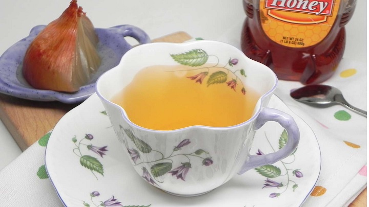 طرز تهیه دمنوش پیاز و عسل برای سرماخوردگی