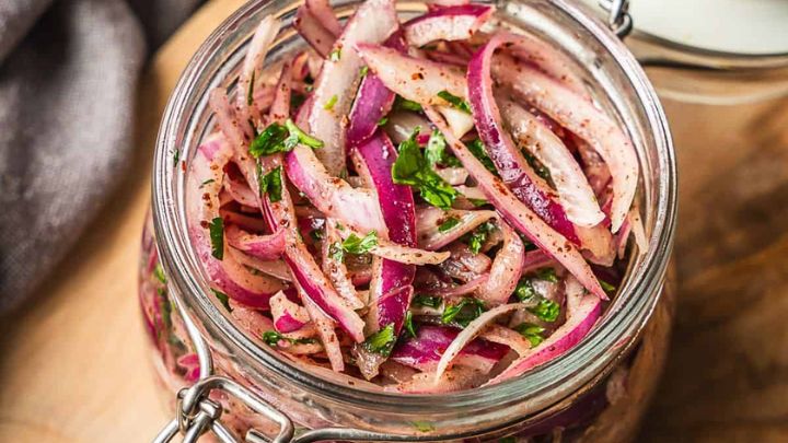 رسپی یک چاشنی خوشمزه با پیاز رسپی یک چاشنی خوشمزه با پیاز