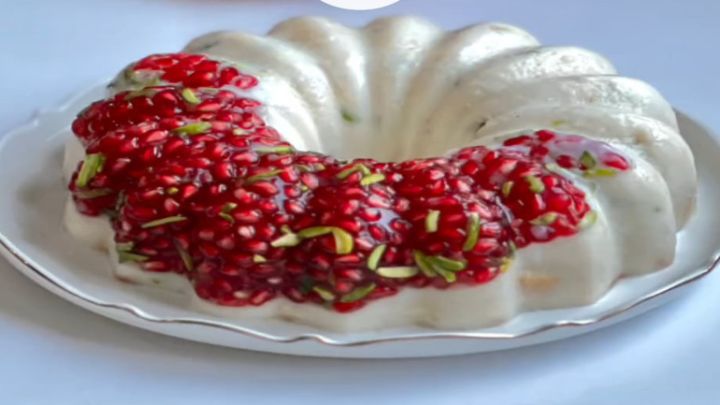 مراحل تهیه روکر انار با دانههای انار مراحل تهیه روکر انار با دانههای انار