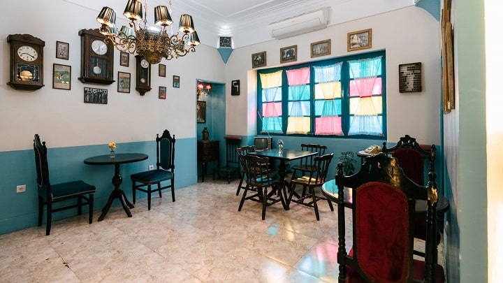 کافه شانیا، جایی که زمان انگار در آن متوقف شده است