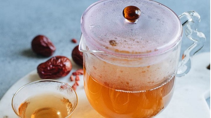 طرز تهیه دمنوش عناب در قوری طرز تهیه دمنوش عناب در قوری