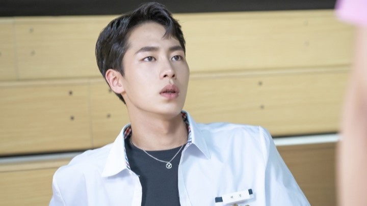 تو فوق‌العاده‌ای (Extraordinary You) از بهترین فیلم و سریال‌های لی جه ووک