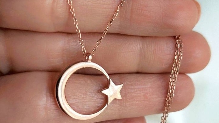 با گردنبند ماه، بدرخشید با گردنبند ماه، بدرخشید