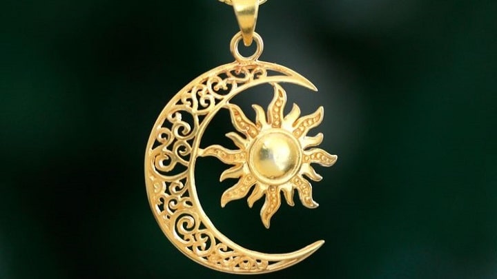 گردنبند ماه، هدیه‌ای برای هر مناسبت
