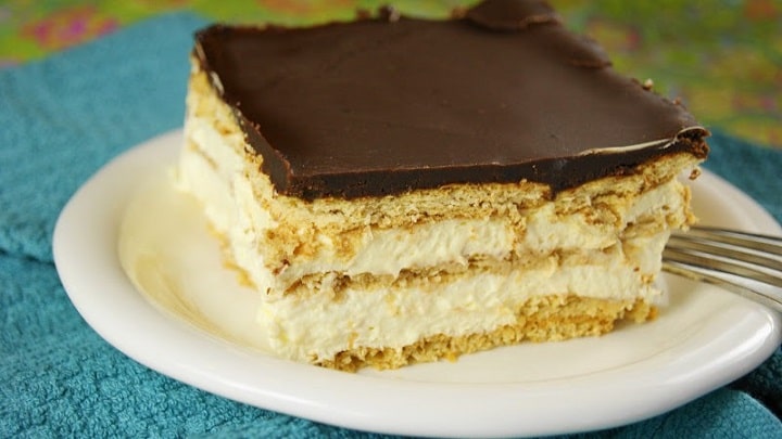 مراحل تهیه دسر شیر عسلی بدون فر و همزن