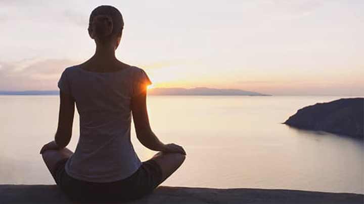 تجربه آرامش با مدیتیشن: یک راهنمای عملی تجربه آرامش با مدیتیشن: یک راهنمای عملی