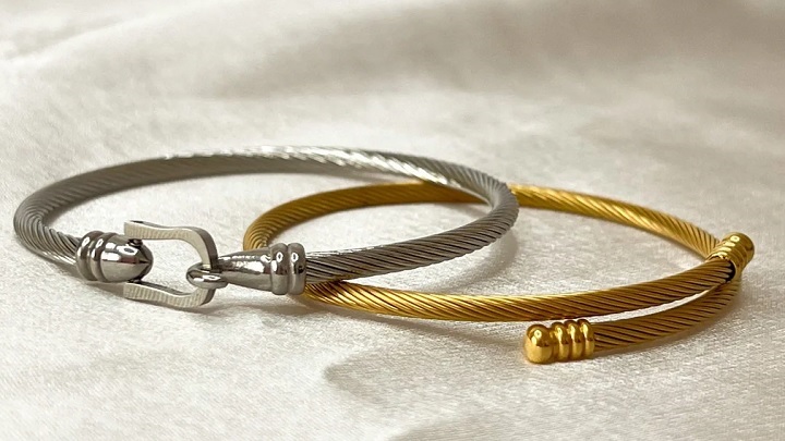 دستبند طلای مینیمال: هدیه‌ای از جنس عشق