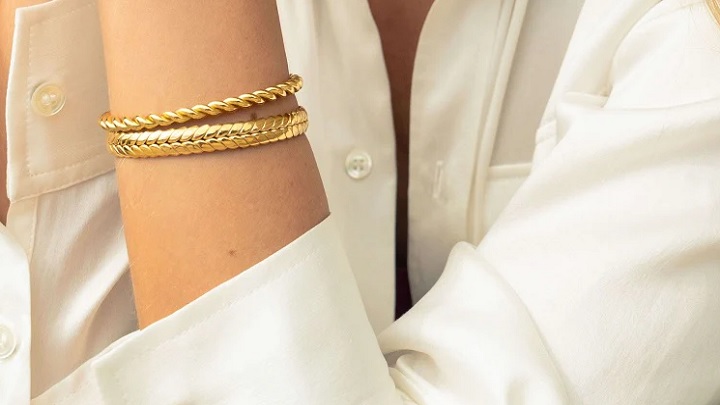 نکاتی که باید در زمان خرید انواع دستبند طلای مینیمال بدانید