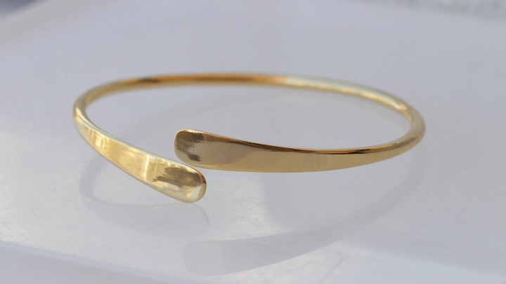 راهنمای خرید دستبند طلای ساده و مینیمال