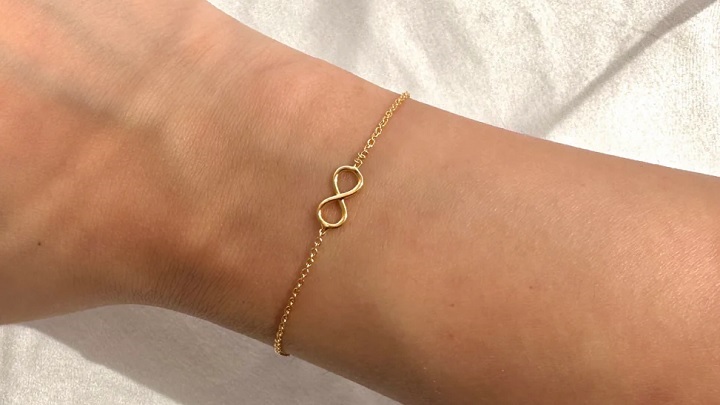 دستبند طلای ساده و مینیمال؛ کلید یک استایل بی‌نظیر