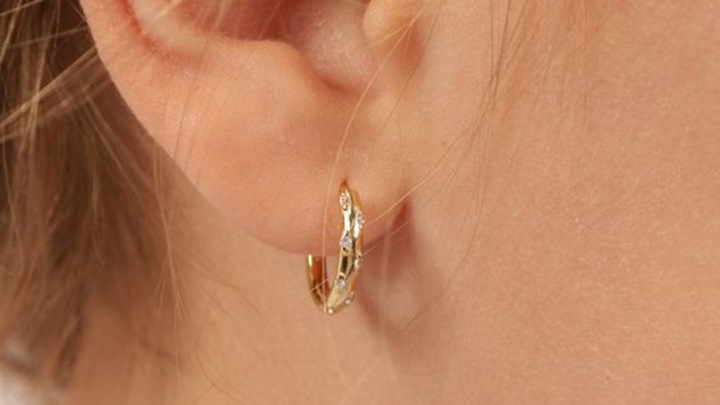 گوشواره‌های رینگی طلا: هدیه‌ای ماندگار برای عزیزانتان