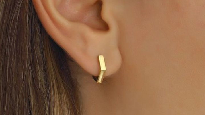 گوشواره‌های رینگی طلا: تکمیل‌کننده استایل مجلسی شما