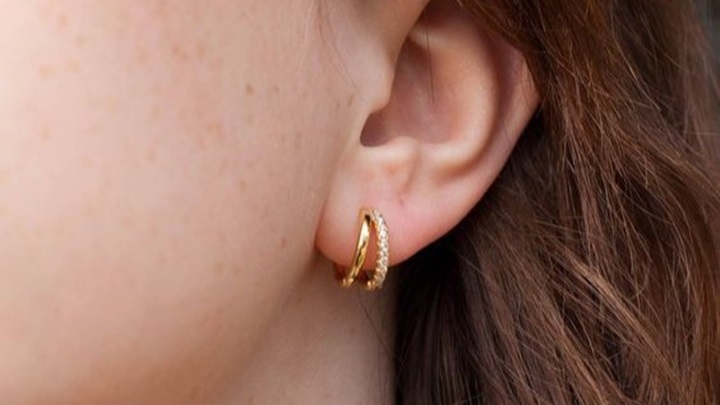 گوشواره‌های رینگی طلا: ظرافت در سادگی
