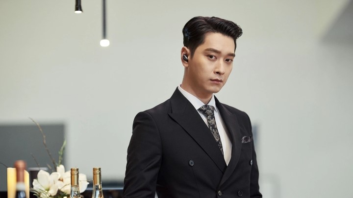 عشق من هولو یا عشق هولوگرامی من (My Holo Love) از بهترین سریال‌های هوانگ چان-سونگ (عضو گروه 2PM)