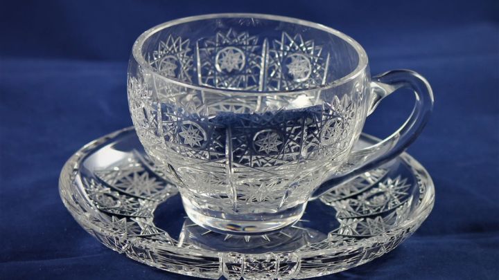 زیبایی در سادگی: سرویس استکان نعلبکی با طراحی مینیمال