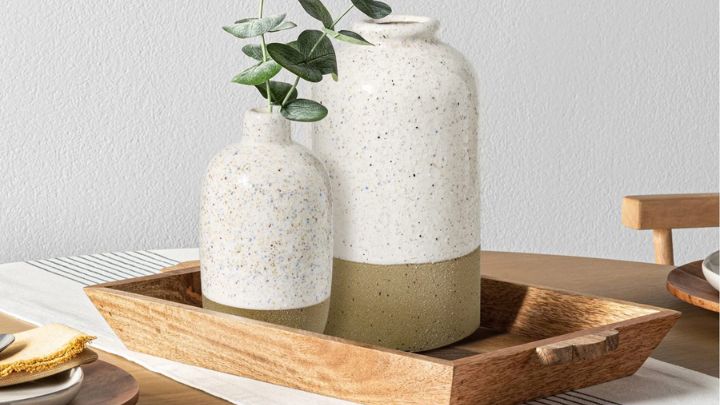 8 فاکتور اصلی که هنگام ست کردن گلدان و سینی رومیزی باید به آن توجه کنید 8 فاکتور اصلی که هنگام ست کردن گلدان و سینی رومیزی باید به آن توجه کنید