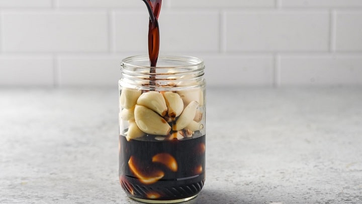 نکات مهم برای تهیه‌ سیر ترشی یک روزه