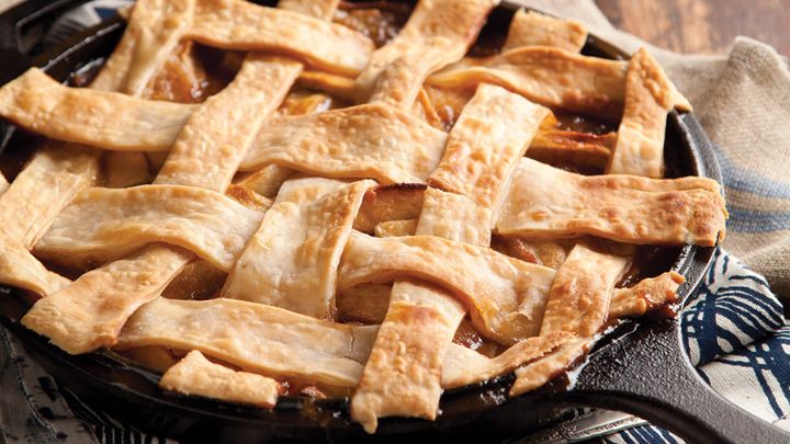 نکات و فوت و فنهای تهیه کیک پای سیب با ماهیتابه نکات و فوت و فنهای تهیه کیک پای سیب با ماهیتابه