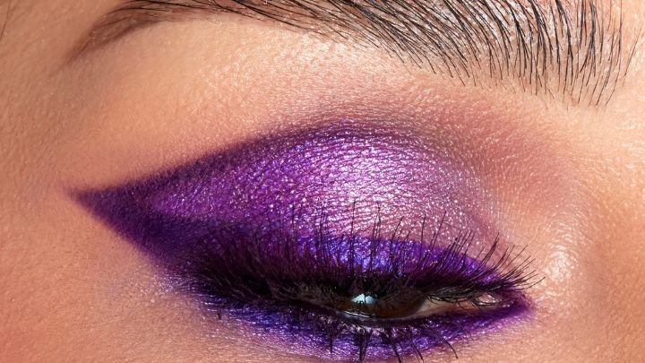 سایه صورتی با خط چشم دودی سایه صورتی با خط چشم دودی