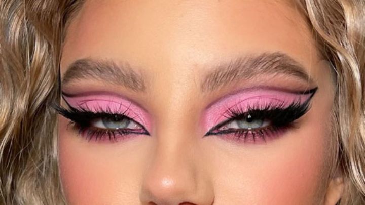 آرایش چشم صورتی و نقرهای آرایش چشم صورتی و نقرهای