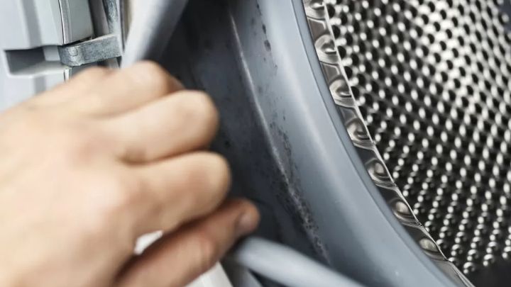 چطور لاستیک ماشین لباسشویی را تمیز کنیم؟