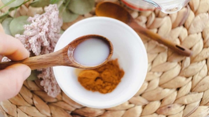 راهکارهایی طبیعی و خانگی برای داشتن لبهایی قرمز راهکارهایی طبیعی و خانگی برای داشتن لبهایی قرمز