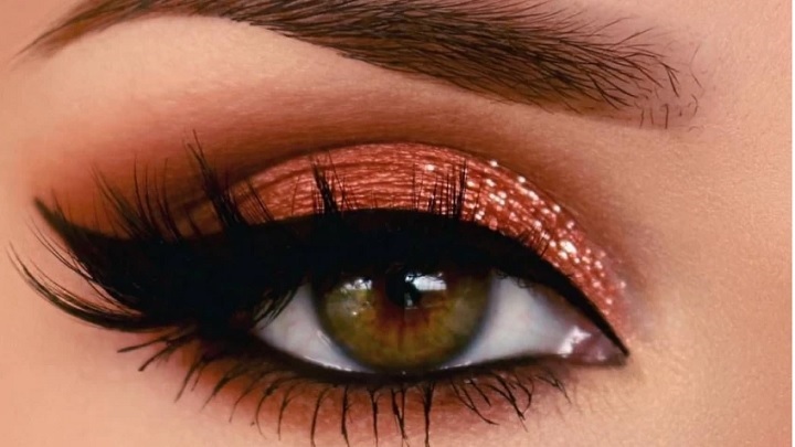 آرایش عروسی با سایه‌های شاین‌دار: درخشان‌تر از همیشه