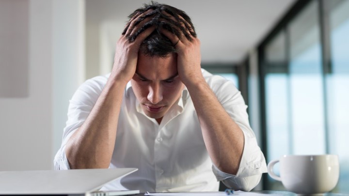 پادکست باهوش اما غمگین از پادکستهای روانشناسی که حال شما را خوب میکند پادکست باهوش اما غمگین از پادکستهای روانشناسی که حال شما را خوب میکند