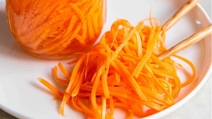 نکات و فوت و فن‌های تهیه ترشی هویج رشته‌ای