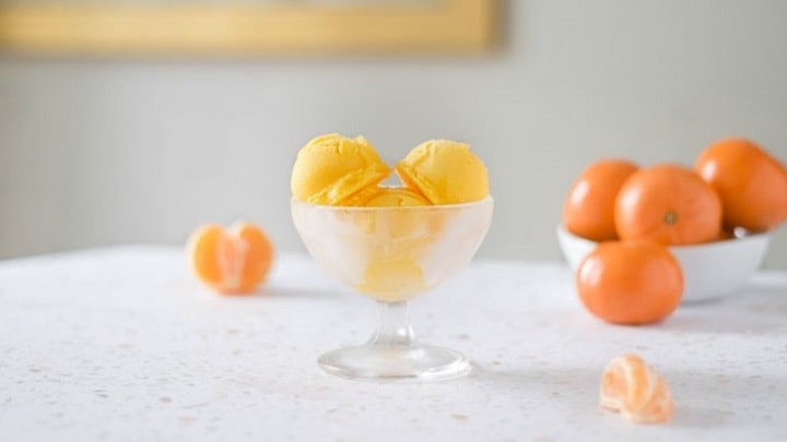 طرز تهیه بستنی نارنگی با شیر