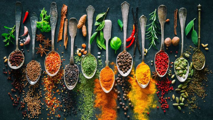 کاربرد چوب دارچین در غذاها کاربرد چوب دارچین در غذاها