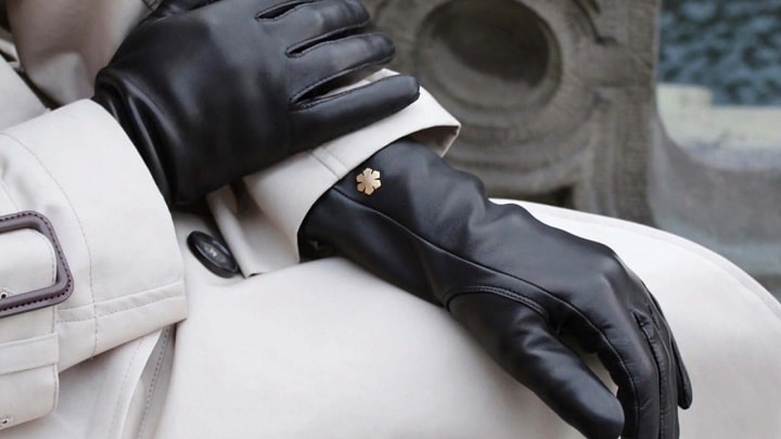 استفاده از دستکش‌های بلند از ترندهای پرطرفدار پاییز