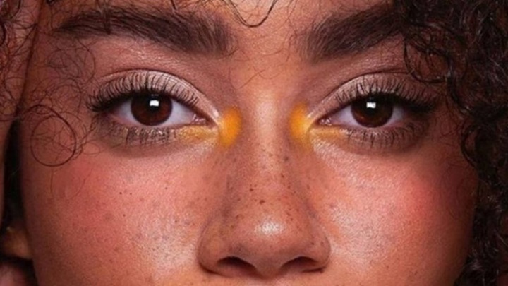 چند نکته مهم در آرایش کک و مکدار چند نکته مهم در آرایش کک و مکدار