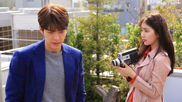 عشق بی‌پروا یا محبت بی‌پروا (Uncontrollably Fond) از بهترین فیلم و سریال‌های بائه سوزی