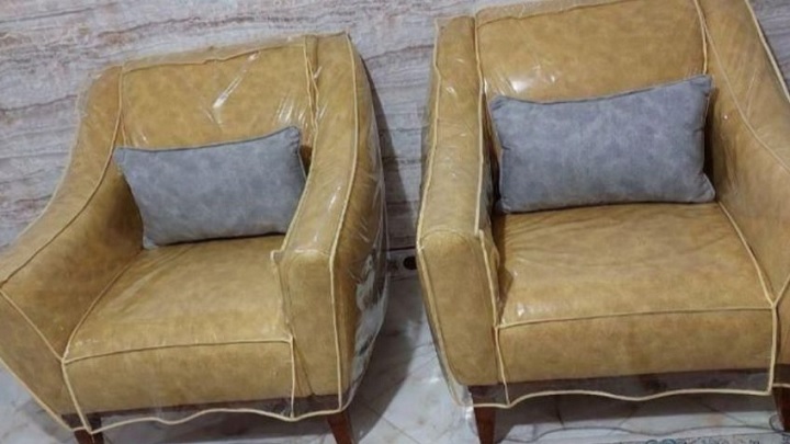 نحوه تمیز کردن کاور مبل پلاستیکی با مواد پاک کننده و پارچه نحوه تمیز کردن کاور مبل پلاستیکی با مواد پاک کننده و پارچه