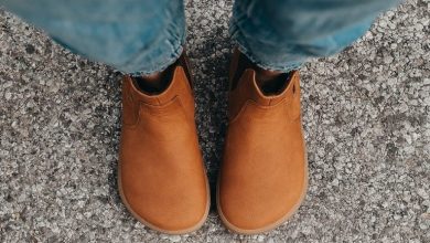 نیم بوتهای چرم قهوهای زنانه؛ قدمهایتان را محکم بردارید