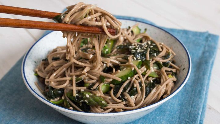 طرز تهیه نودل اصیل و تند کرهای گوچوجانگ طرز تهیه نودل اصیل و تند کرهای گوچوجانگ