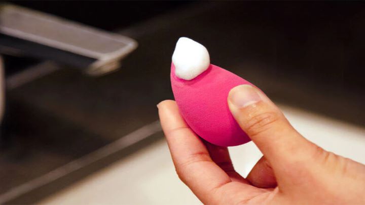 بهترین روش تمیز کردن بیوتی بلندر آرایشی