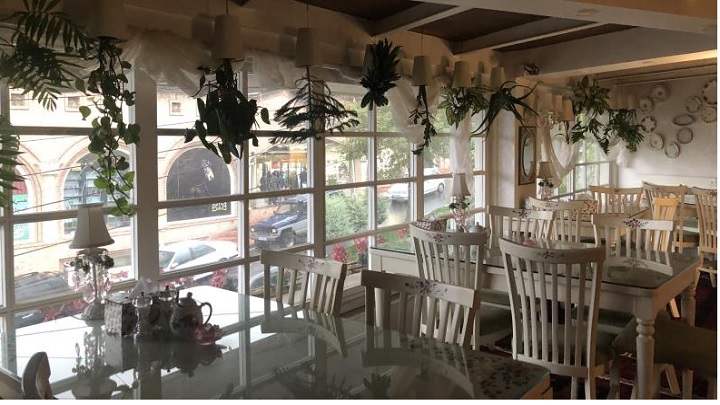 کافه گیاهی مهر میترا از بهترین کافه‌های لواسان تهران + آدرس