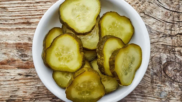 مرزه از ادویههای مهم برای مزه دار کردن خیارشور مرزه از ادویههای مهم برای مزه دار کردن خیارشور