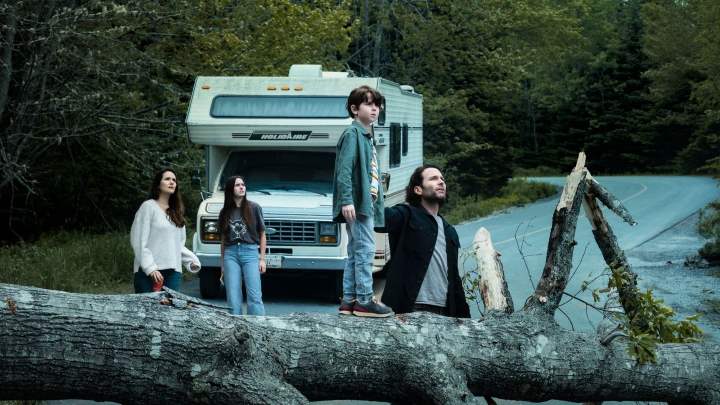 معرفی سریال از جانب (From)؛ شهری که هرگز نمیتوانید آن را ترک کنید معرفی سریال از جانب (From)؛ شهری که هرگز نمیتوانید آن را ترک کنید