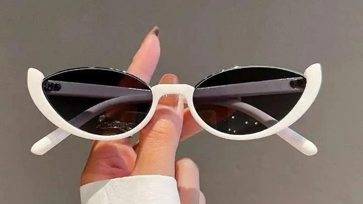 سفید بپوشید، متفاوت باشید: عینکهایی برای هر سلیقه سفید بپوشید، متفاوت باشید: عینکهایی برای هر سلیقه