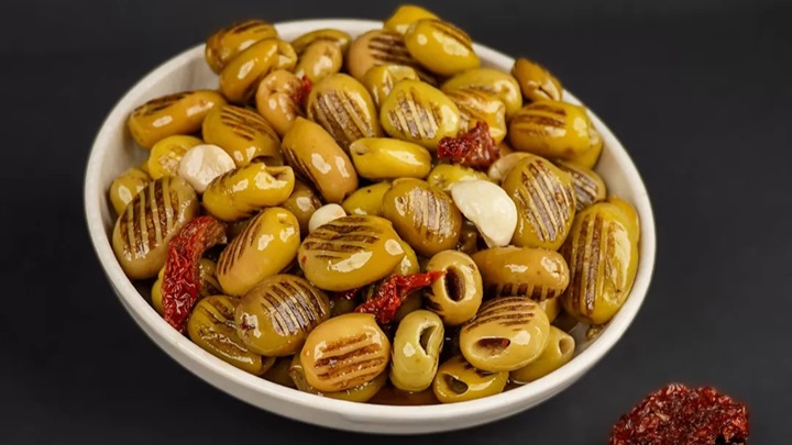 رسپی یک چاشنی خوشمزه با زیتون