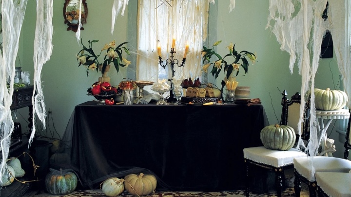 ایدههای ارزان و ساده برای تزیین خانه در هالووین ایدههای ارزان و ساده برای تزیین خانه در هالووین