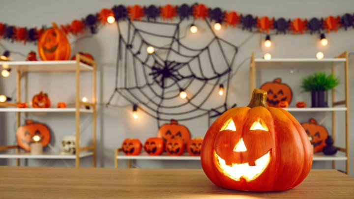 با کمترین هزینه، خانهای ترسناک بسازید با کمترین هزینه، خانهای ترسناک بسازید